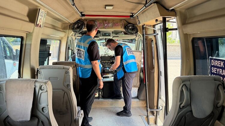 Diyarbakır’da 3 Minibüs Trafikten Men Edildi! (2)