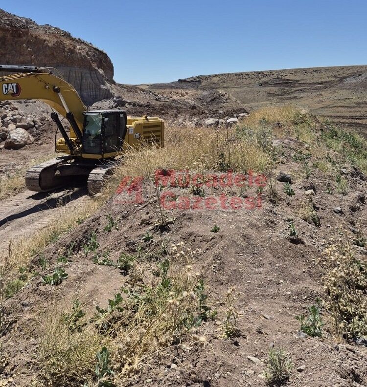 Diyarbakır’da Gizemli Istila O Mera Yok Oluyor, Köylü Isyan Ediyor! Tellikaya-2