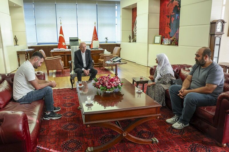 Kemal Kılıçdaroğlu, Narin Güran'ın Ailesiyle Görüştü Destek Sözü Verdi-1