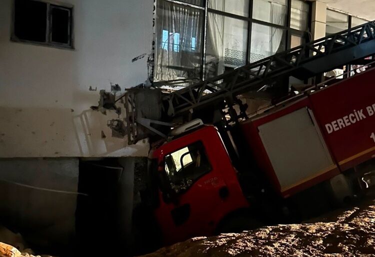 Hakkari’de Itfaiye Aracının Kayması Sonucu Bir Uzman Çavuş Hayatını Kaybetti!