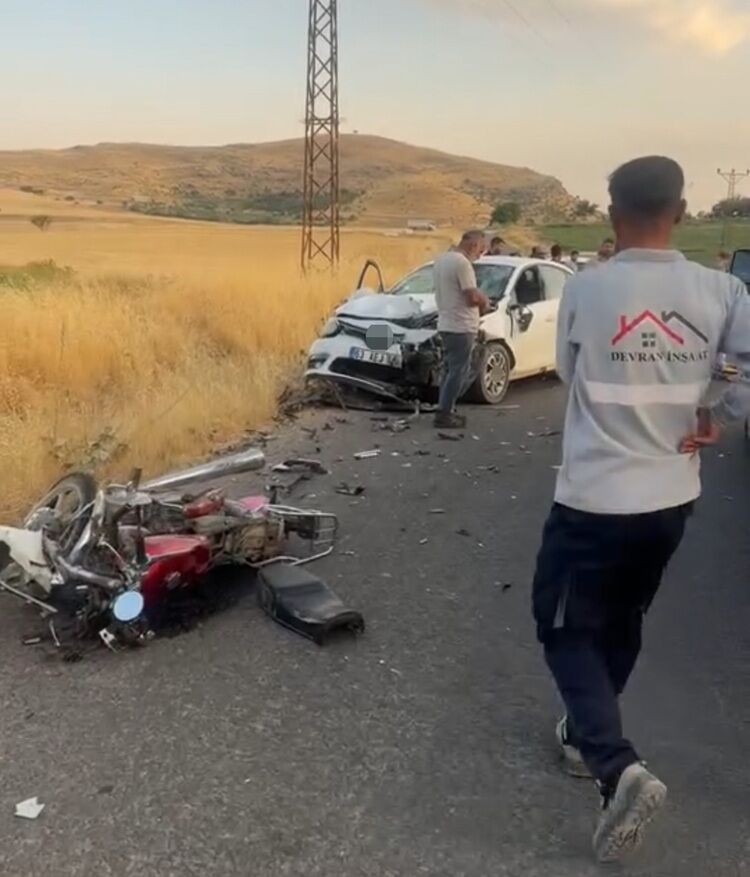 Mardin’de Feci Kaza Otomobil Ile Motosiklet Çarpıştı, 2 Kişi Hayatını Kaybetti!-1