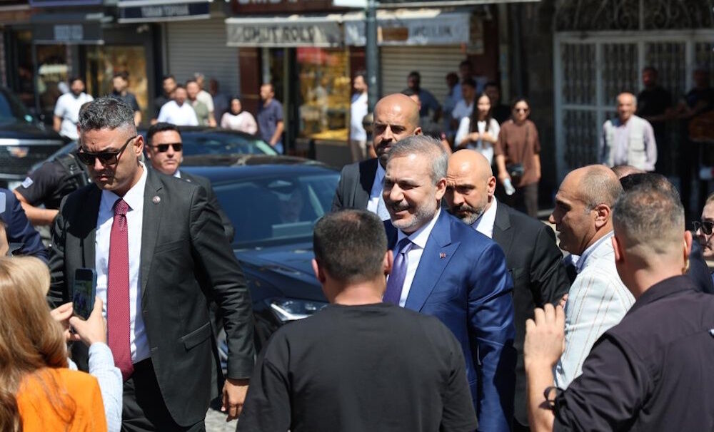 POLİTİKA