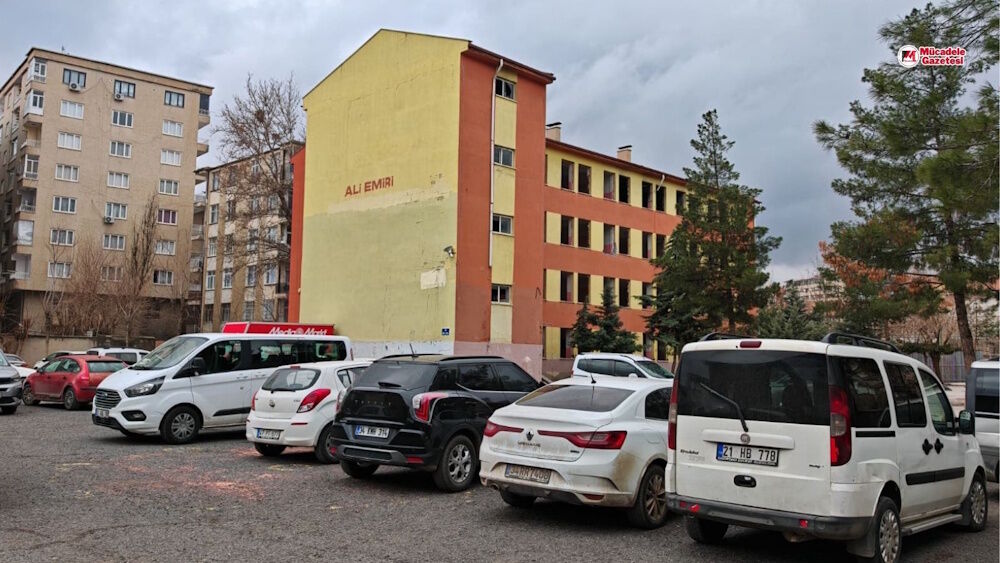 POLİTİKA