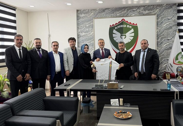 Eski Bakan Suat Kılıç Amedspor’u Ziyaret Etti-1
