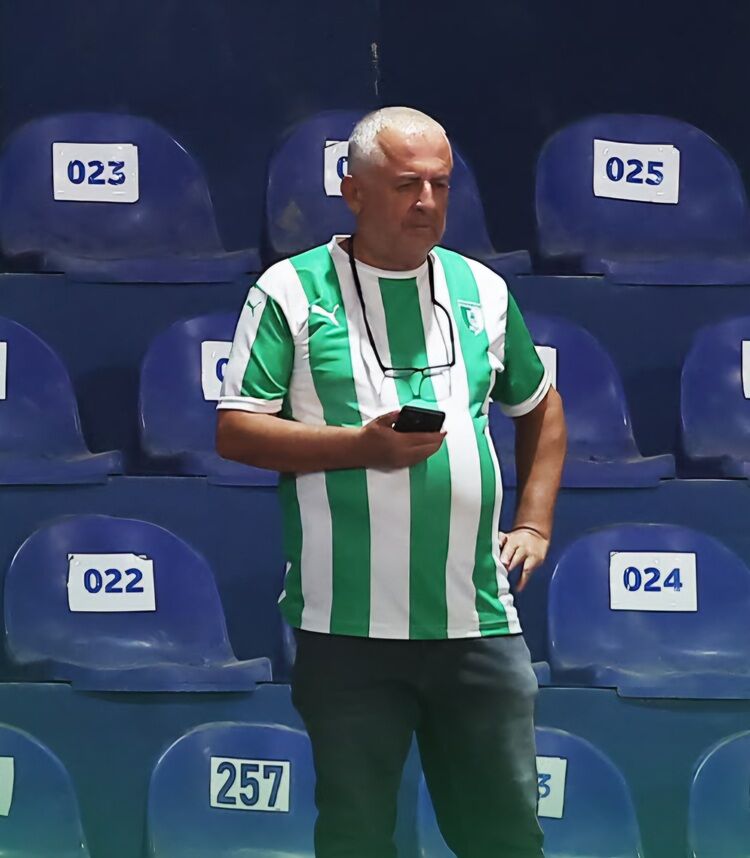 Mardinspor Deplasmanında Takımını Tek Başına Destekleyen Taraftara “Ömür Boyu Kombine” Verildi! (2)