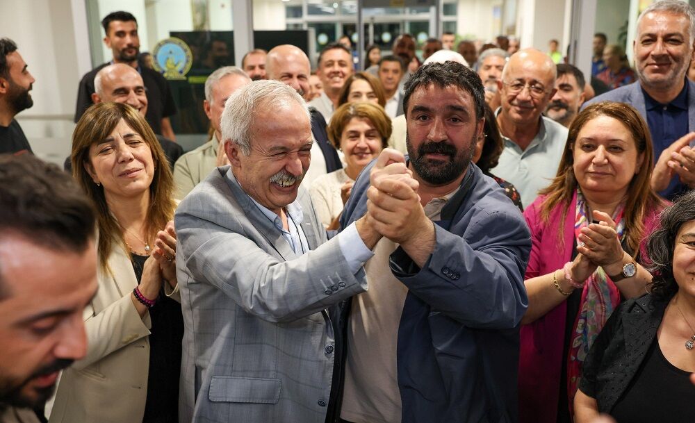POLİTİKA