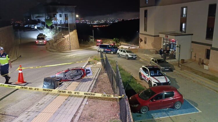Motosiklet Kazası 9 Aylık Hamile Kadın Ve Eşi Ağır Yaralandı, Bebek Yaşamını Yitirdi!