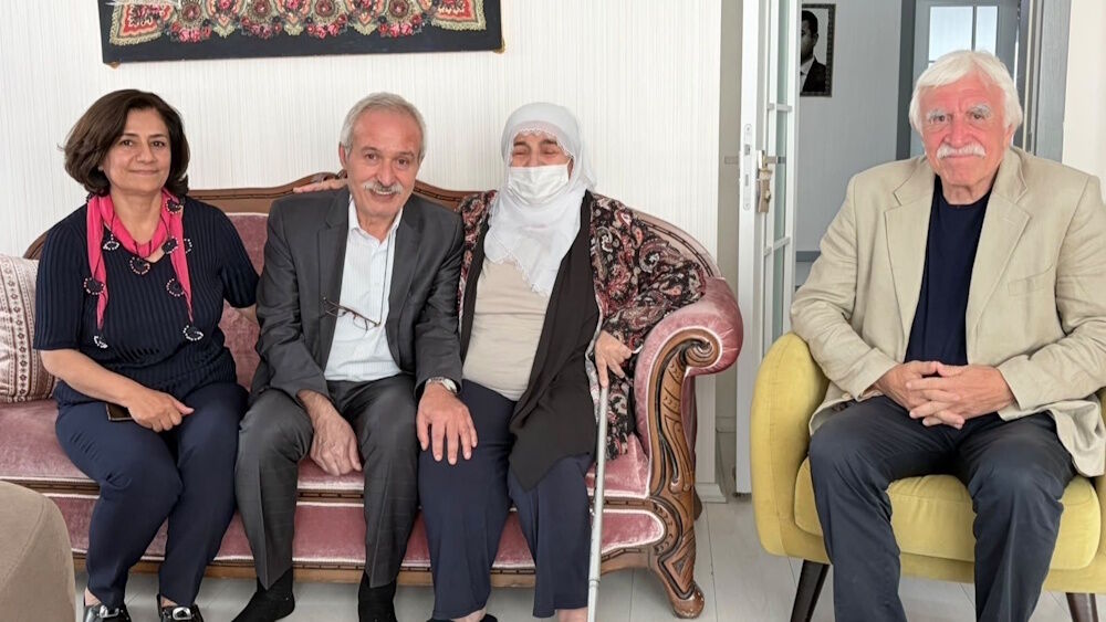 POLİTİKA