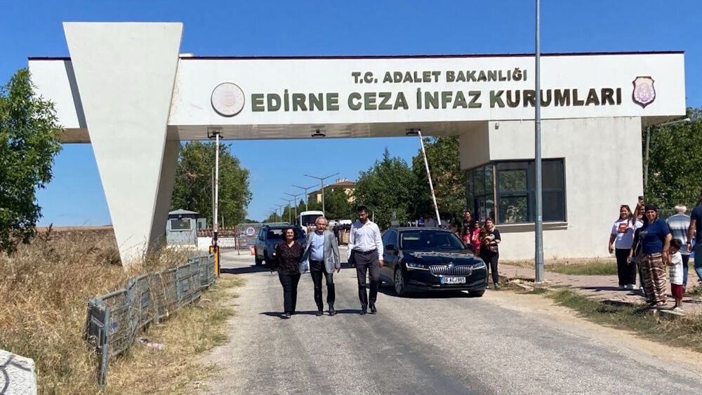 POLİTİKA