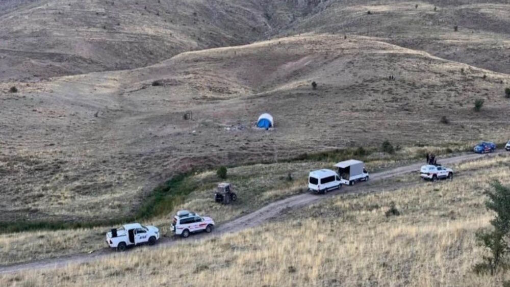 Sivas Diyarbakırlı Balıkçı Ailenin 11 Aylık Bebeği Kayboldu Elbiseleri Bulundu!