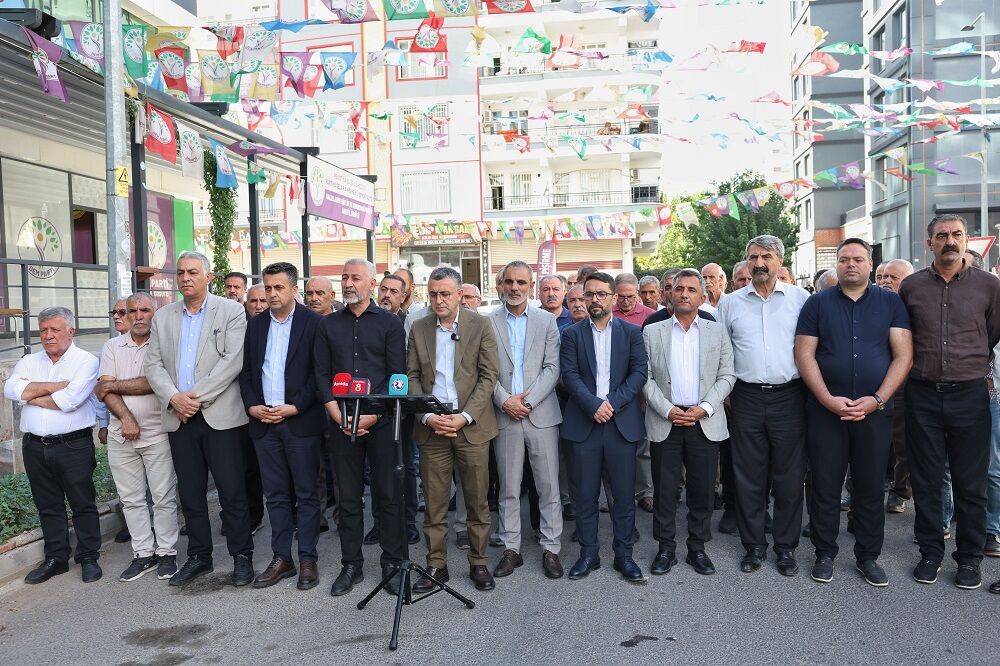 Vekil açıkladı: Diyarbakır'da erkekler 'kadınlar' için yürüyecek!