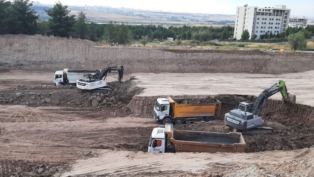 Diyarbakır'a 600 yataklı dev hastane: İlk kazma vuruldu!