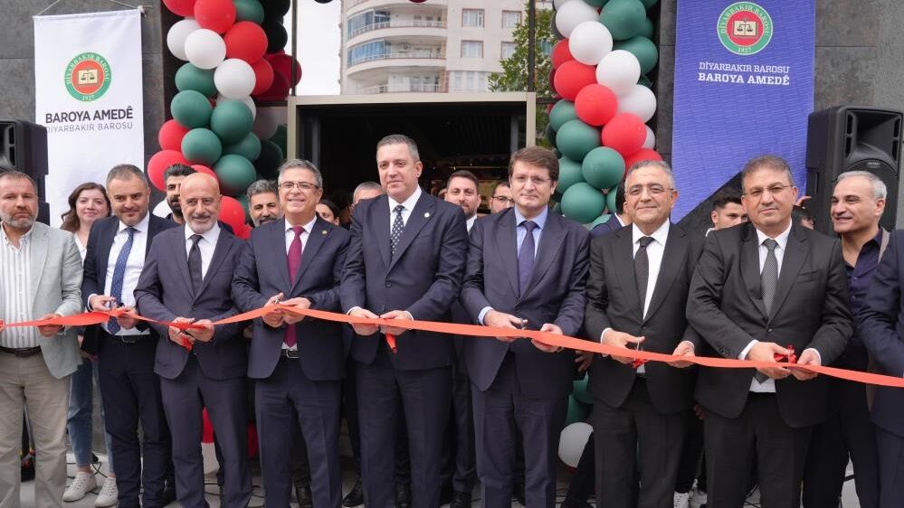 Diyarbakır Barosu yeni hizmet binasına taşındı!