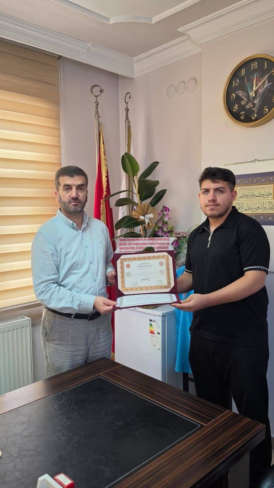 Diyarbakır'dan Çıkan Yeni Hafızlara “Hafızlık Belgesi” Verildi-1