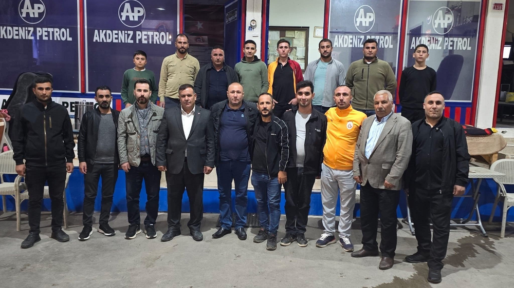 Diyarbakır'da 300 adet forma dağıttı: Amedspor forması için söz verdi