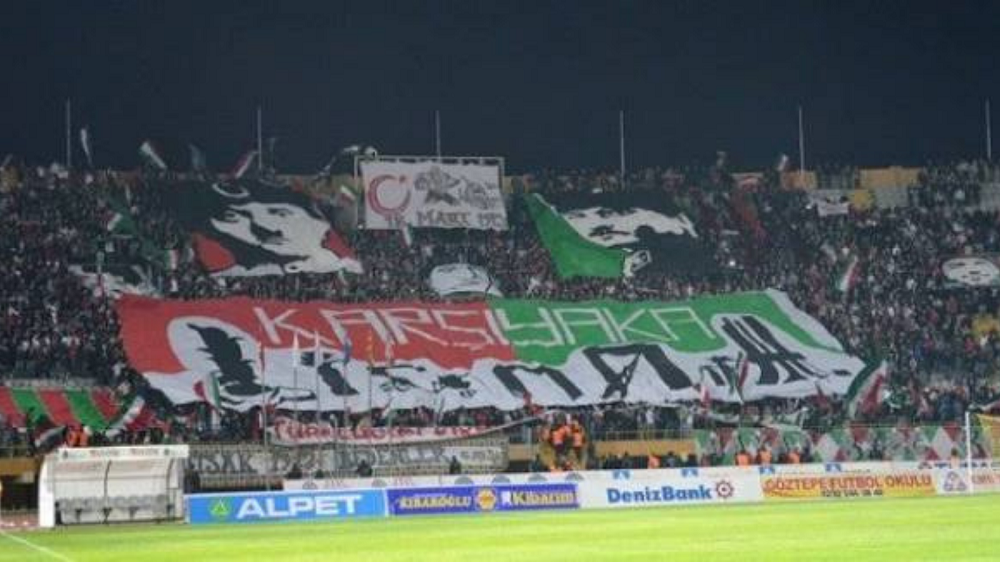 Karşıyaka taraftarları Amedspor taraftarını kovdu!